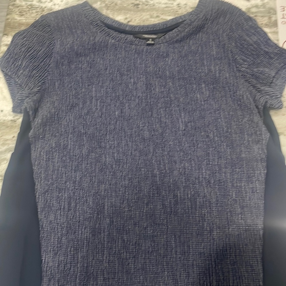 Simply Vera - Vera Wang size small ladies top